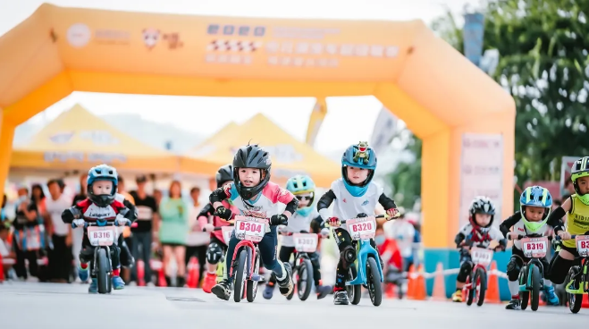 图文·权威 | 中国儿童滑步车锦标赛入围国家体育总局“奔跑吧·少年”主题健身活动